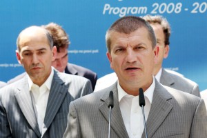 SDS iz izvršilnega odbora stranke izključil Dragutina Mateja