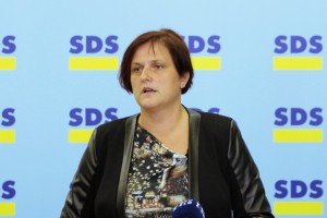 Državni zbor zavrnil priporočila SDS v zvezi s problematiko zdravstva