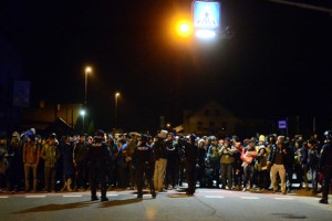 Avstrija bo odslej iz Slovenije sprejemala največ 3200 migrantov na dan