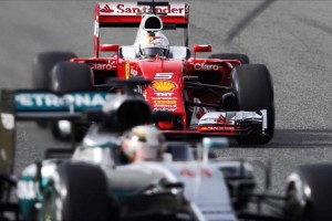 Vettel najhitrejši za uvod na testiranjih v Barceloni