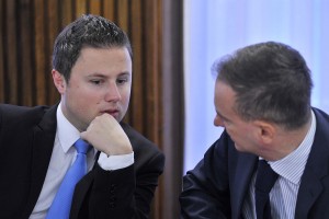 V SDS za nujno sejo o nastanitvah ekonomskih migrantov