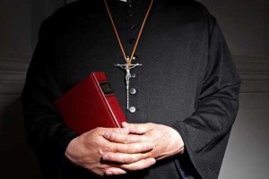 Kardinal priznal, da je Cerkev v zvezi s pedofilskimi duhovniki zamočila