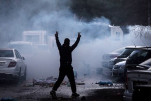 Svoboda tiska po turško: vladni prevzem kritičnega časnika in solzivec za protestnike