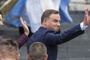 Poljski predsednik končal v jarku