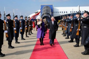 Princ Charles in Camilla na balkanski turneji