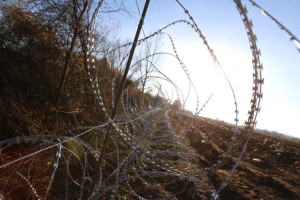 Hrvati: Cerar naj bi Oreškoviću obljubil, da bo Slovenija v dveh tednih odstranila ograjo z meje