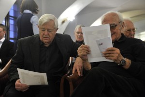 Kučanovo šahiranje: strici iz ozadja ničesar ne želijo prepustiti naključju