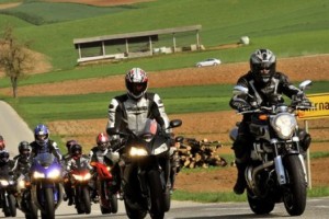 Vsaj 5000 motoristov na blagoslovu motorjev v Mirni Peči