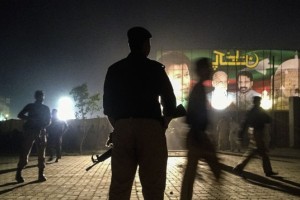V Pakistanu po napadu v Lahoreju aretirali več sto osumljencev