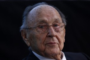 Umrl je Hans-Dietrich Genscher