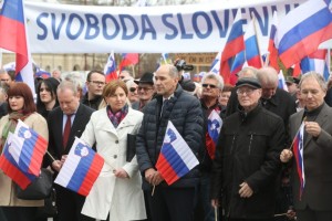 Ljudmila Novak je v soboto glede migrantov obrnila ploščo