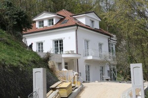 Tako živi slovenska elita: prestižna vila Milana M. Cvikla pod ljubljanskim gradom