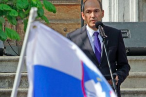 V geometrijskem središču Slovenije slovesnost Dan zastave