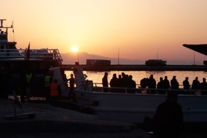 Iz Turčije v Grčijo le še peščica migrantov in beguncev