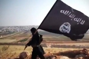 Grozljivo: zaprti simpatizer IS je sojetniku na čelo vrezal slogan Islamske države