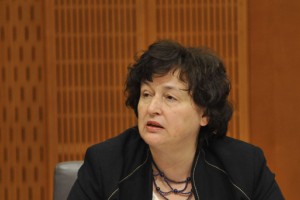 Ura odbila poldan, ministrica ni odstopila, Cerar predlagal njeno razrešitev