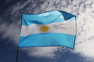Zanimanje za prve obveznice Argentine po 15 letih doseglo skoraj 70 milijard dolarjev 