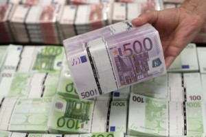 Slovenski javnofinančni primanjkljaj za lani zrasel na 2,9 odstotka BDP