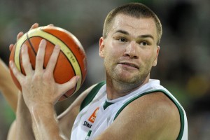 Košarkar Uroš Slokar skrival denar pred nekdanjo partnerko