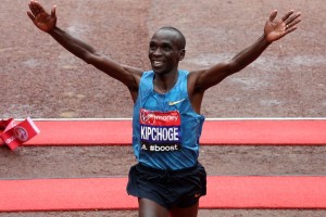 Se bo na Dunaju pisala zgodovina? Kenijec Kipchoge bo poskušal maraton preteči pod dvema urama