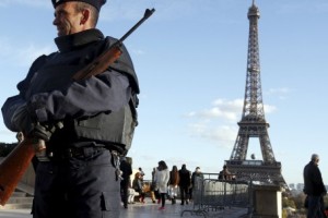 Belgija je glavnega osumljenca za napade v Parizu Abdeslama izročila Franciji