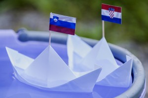 Hrvaška v arbitraži oddala ponarejene dokumente s ponarejenimi pečati