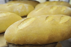25 let Slovenije: Koliko kruha smo lahko kupili s povprečno plačo? 