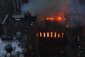 VIDEO: Požar uničil srbsko cerkev sredi Manhattna