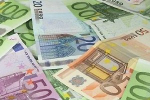  Lažna policista na Hrvaškem vozniku odvzela 100.000 evrov