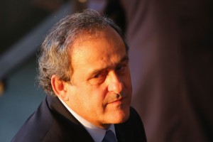 Platini bo odstopil kot predsednik Uefe!