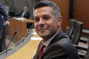 Poslanec Matjaž Nemec obtožen nezakonitega vstopa v stanovanje D. Kovačiča
