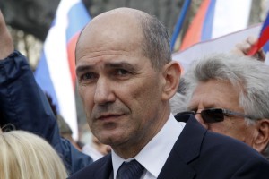 Janez Janša: Kučan ima v osrednjih slovenskih medijih status božanstva