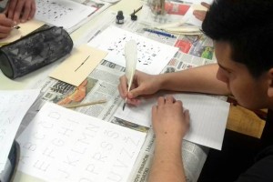 FOTO: Črnomaljski srednješolci radi pišejo z roko