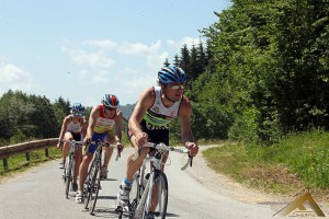 FOTO: Skoraj 100 tekmovalcev iz 5 držav na triatlonu na Šmartinskem jezeru