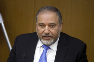 Izraelski minister odstopil, ker je njegov novi kolega zanj prehud ekstremist