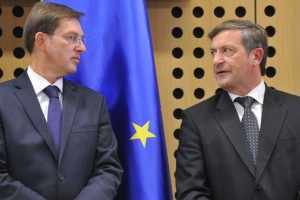 Erjavec poniževalno o šefu Cerarju: Nenavadno je, da dveletni otrok vodi državo