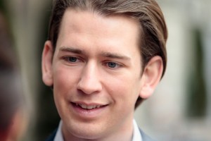 Zunanji minister Kurz bolj priljubljen od novega avstrijskega premierja Kerna