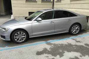 Prodan srebrn audi iz predsednikovega urada 