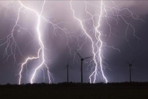Po udaru strele odpovedan zadnji dan rock festivala