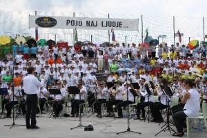 V Šentvidu pri Stični bo danes zapelo več kot 1000 pevcev