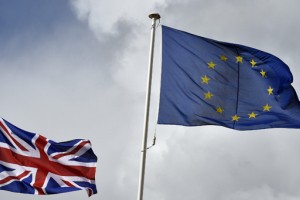 Konec Evrope ali se bo izmazala? Britanci danes na referendumu o brexitu