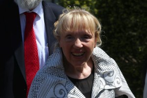 Nada Šumi bo še naprej lahko objavljala srce parajoče pesmi o Jankoviću