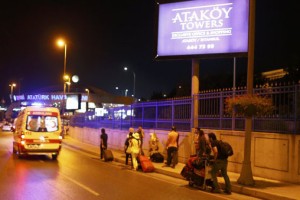 Islamska država naj bi stala za terorističnim napadom na istanbulskem letališču