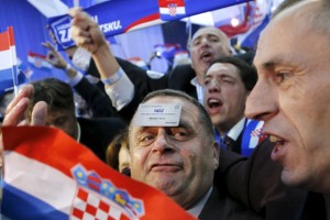 Padec vlade tepe HDZ