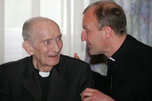 Kdo je nadškofu Alojziju Šuštarju izklopil mikrofon pri blagoslovu lipe