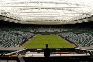 Zmerjanje sodnika z idiotom te v Wimbledonu stane 10.000 dolarjev