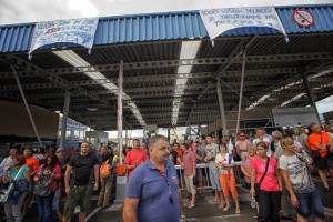 Zaposleni v Luki Koper bodo spet zagnali delo, nadzornike čaka izredna seja