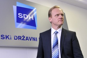 Jazbec dogajanje v Luki Koper označil za "poulično mitingaštvo iz časov Slobodana Miloševića"