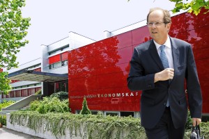 Mramor in Tekavčičeva v škripcih: doletela ju je obtožnica zaradi spornih dodatkov na ekonomski fakulteti