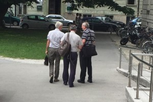 Smešnica na sodišču: Janševo parcelo ocenil inženir komunale 